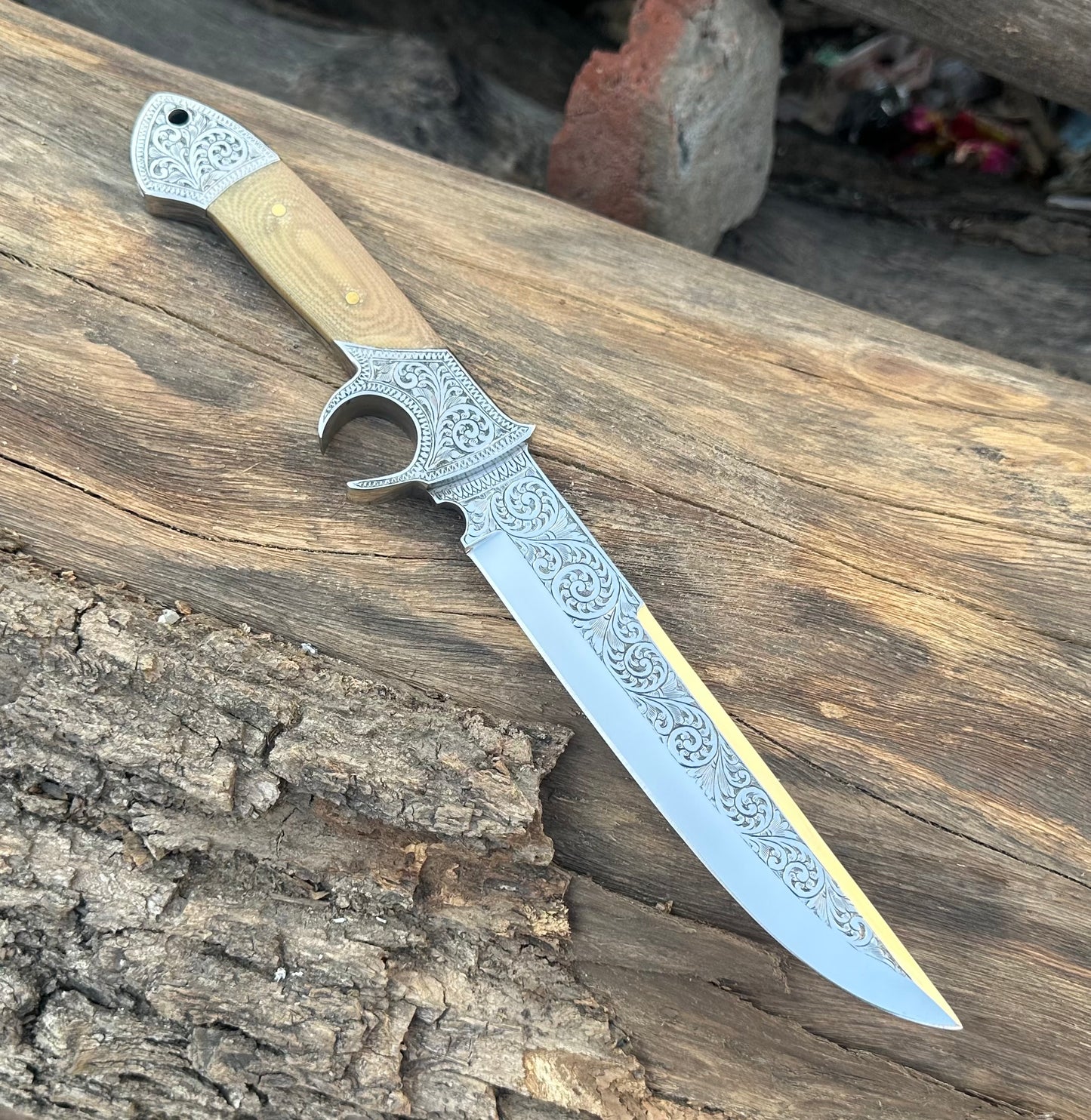 Custom Hunting Knife Hand Engraved Full Tang Knife With Sheath