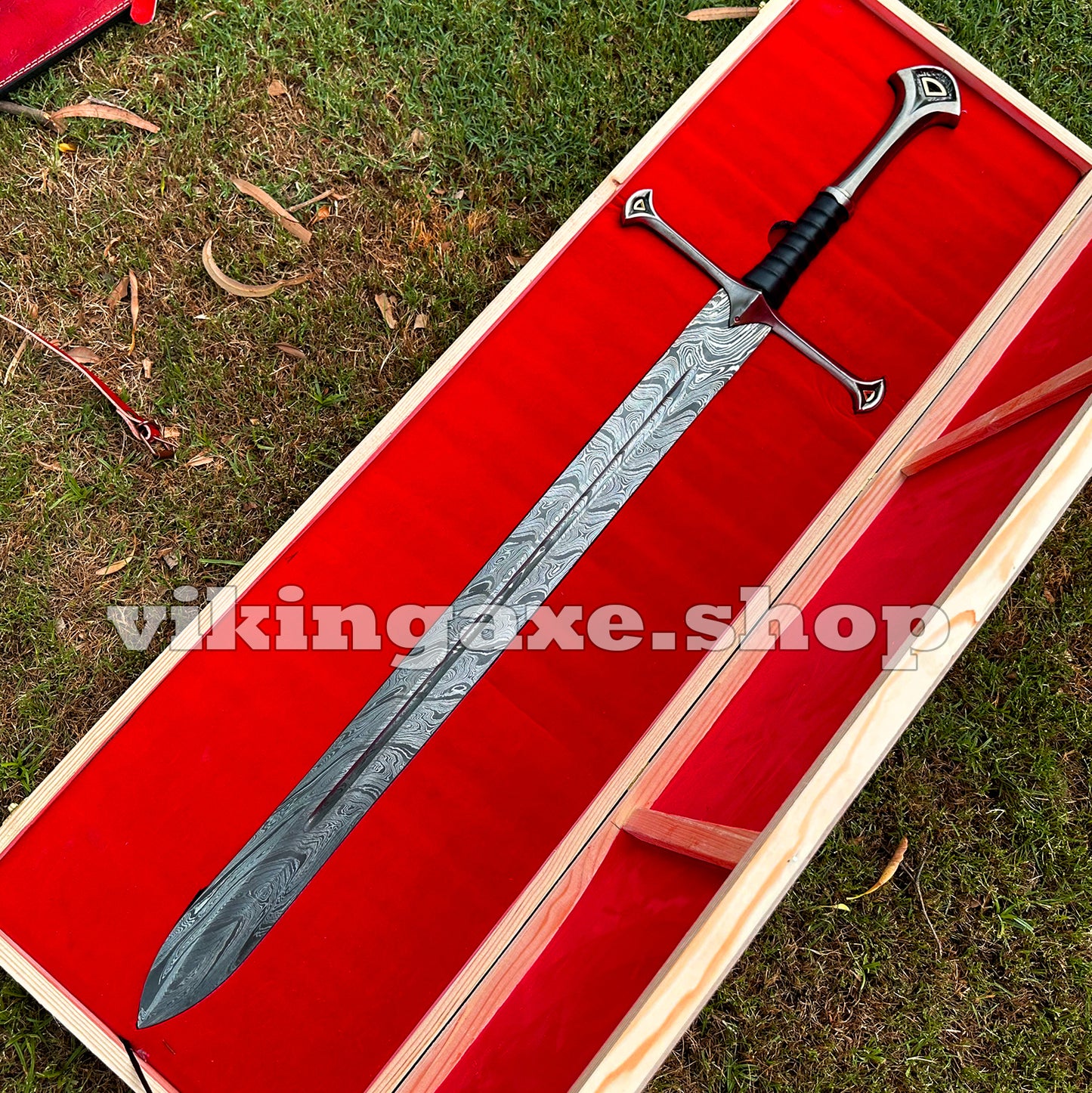 Handmade Sword King Aragorn Sword Damascus Steel Blade Sword With Leather Sheath And Wooden Box